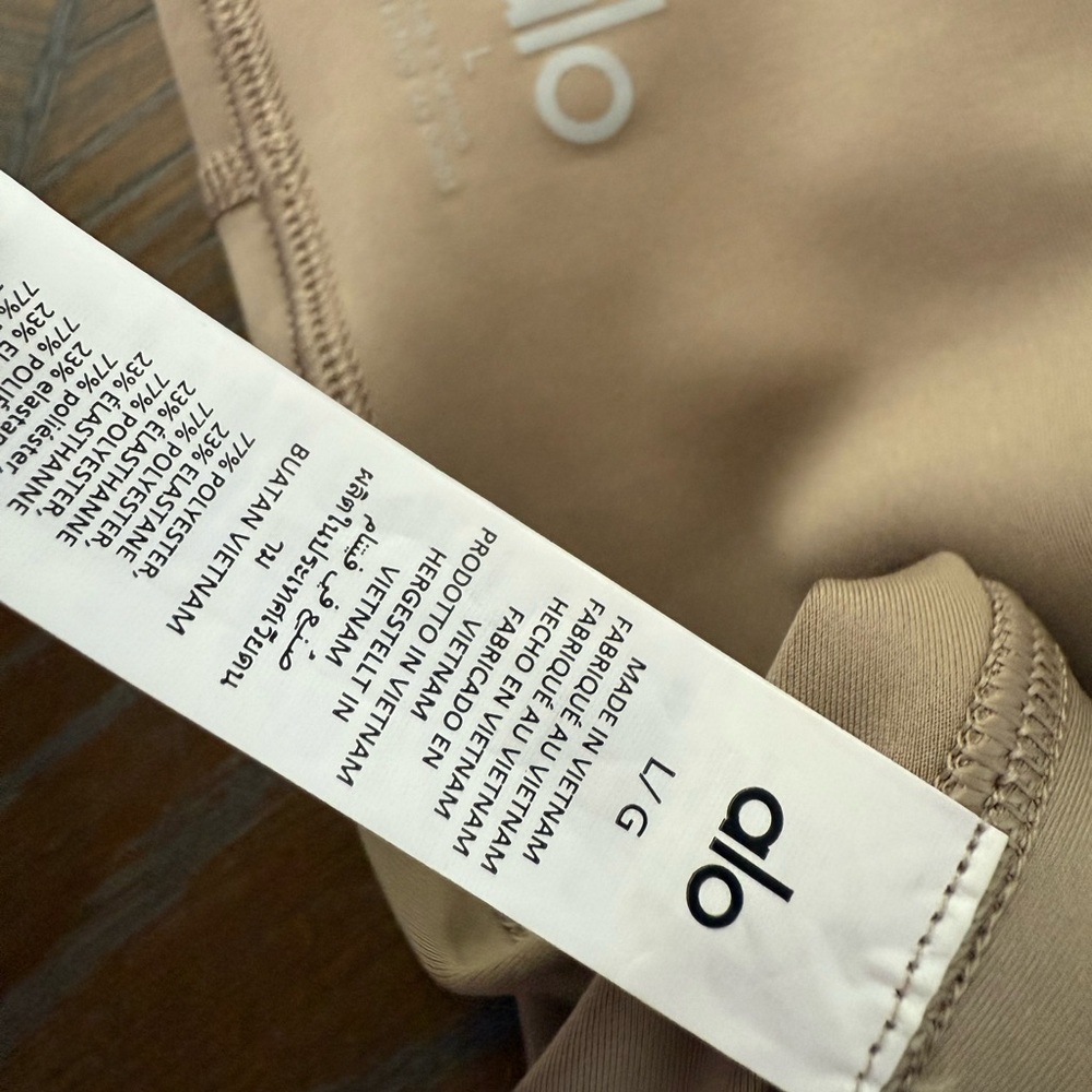 SOLD Alo Yoga Airlift Legging size L Color Gravel New Without Tags. - Picture 5 of 5